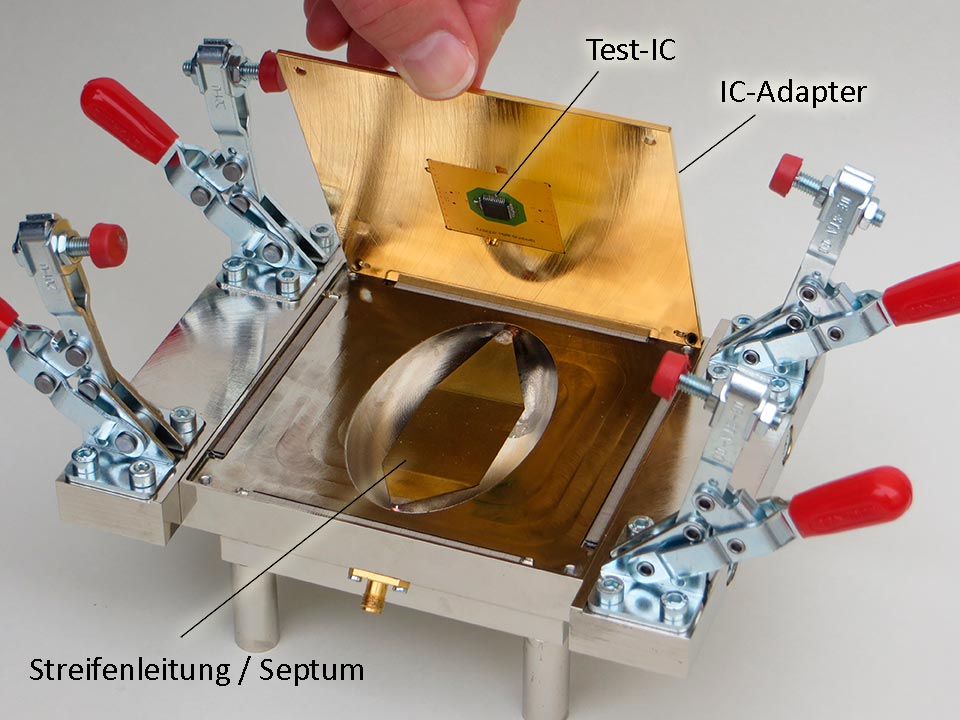 Streifenleitung mit Test-IC